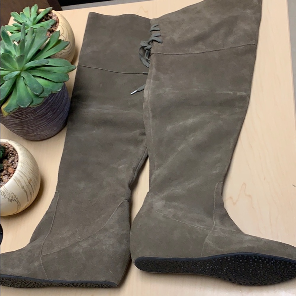 Restricted high boots sz 6.5